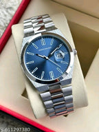 The Heritage Vanguard: Vintage-Inspired Precision & Minimalist