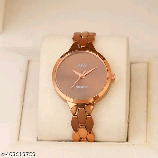 The Hexagon Chic: Minimalist Face & Scale-Link Bracelet