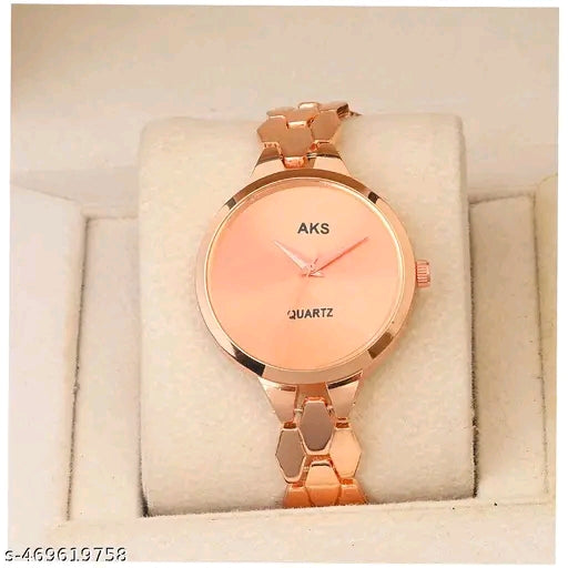 The Hexagon Chic: Minimalist Face & Scale-Link Bracelet
