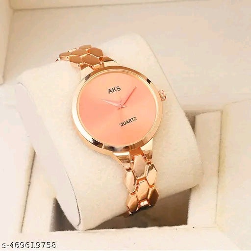 The Hexagon Chic: Minimalist Face & Scale-Link Bracelet