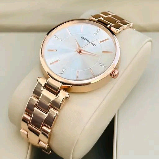 The Horizon Luxe: Minimalist Sunray Dial & Premium Link